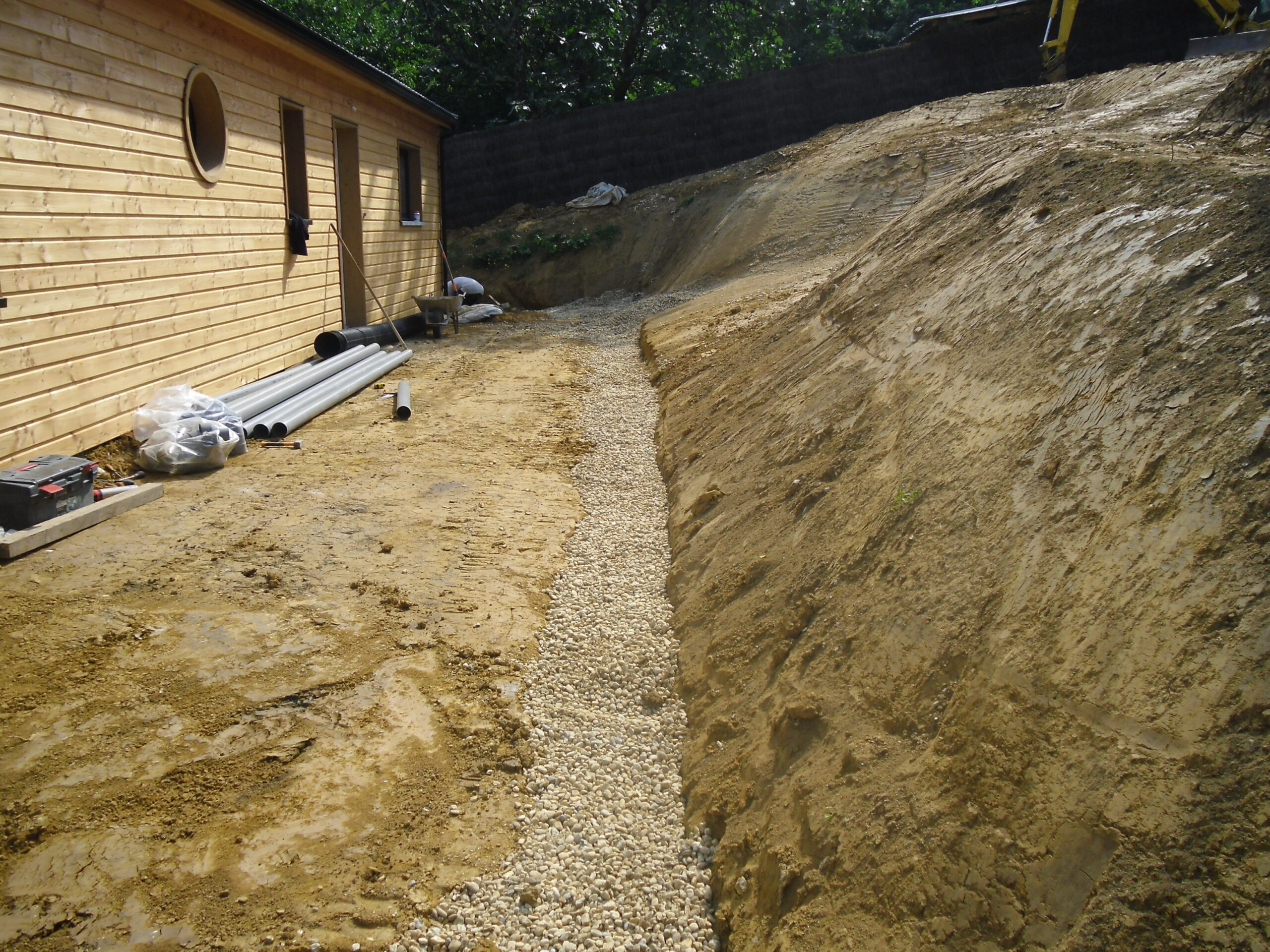 Edgard Travaux Publics : Drainage d’une habitation à flanc de côteau